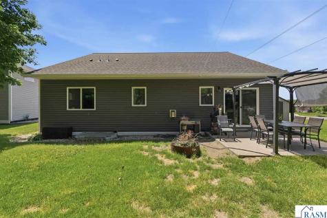 300 Tanager Road Mankato MN 56001