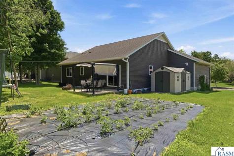300 Tanager Road Mankato MN 56001
