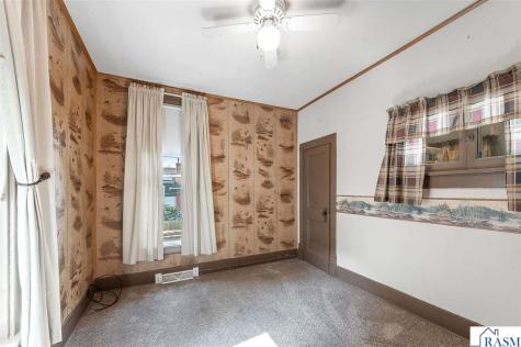 318 E Pleasant Street Mankato MN 56001