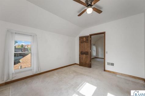 318 E Pleasant Street Mankato MN 56001