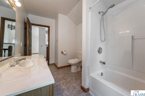 318 E Pleasant Street Mankato MN 56001