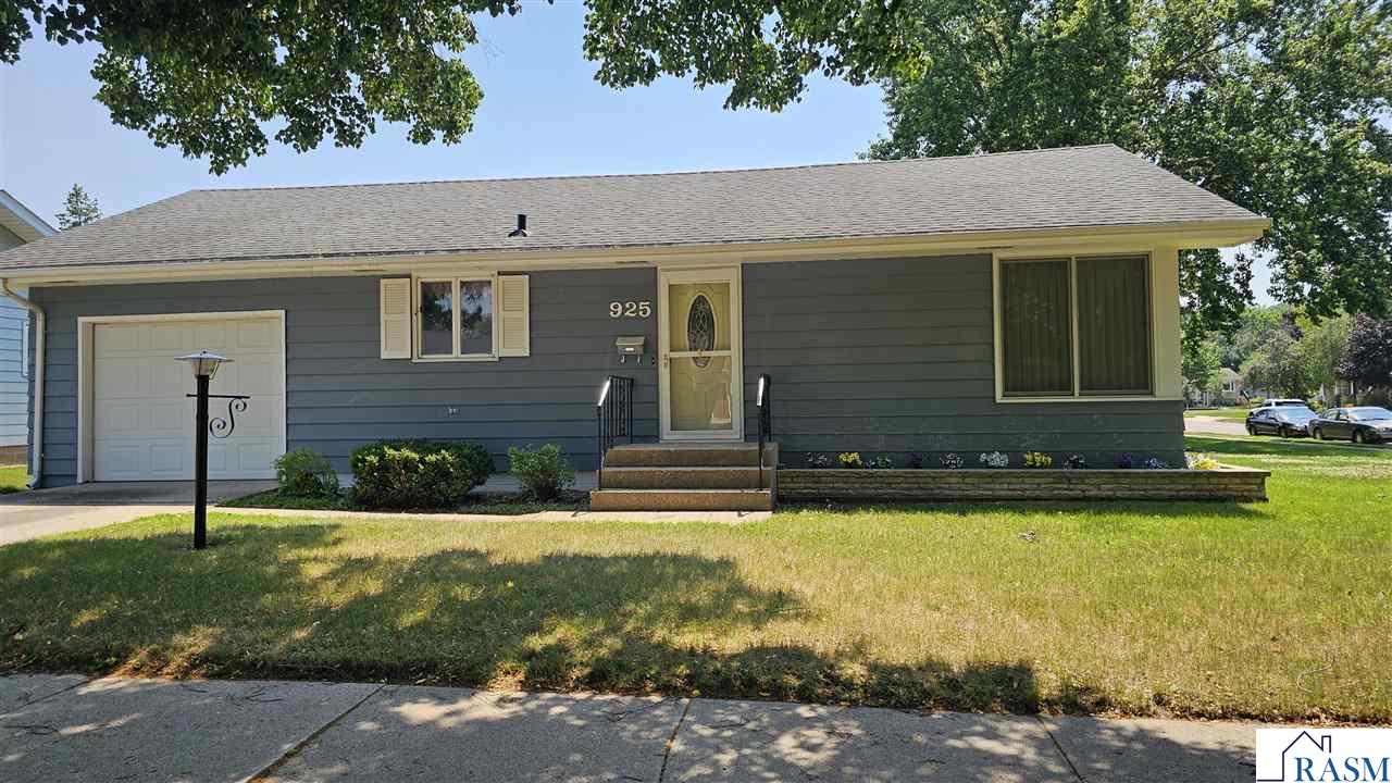 925 S 10th Street New Ulm MN 56073