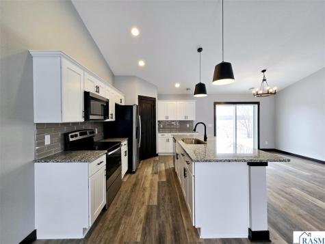 867 Goves Way Madelia MN 56062-1229