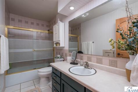 30 Lincoln Lane New Ulm MN 56073