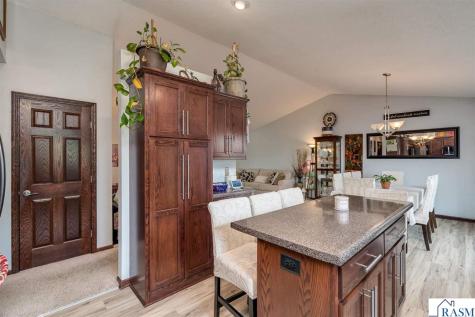 208 Cypress Drive Mankato MN 56001