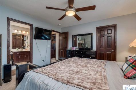 208 Cypress Drive Mankato MN 56001
