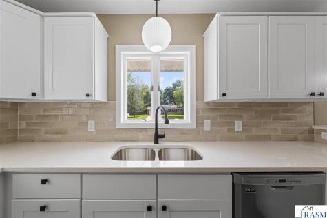 108 SE 8th Avenue Mapleton MN 56065