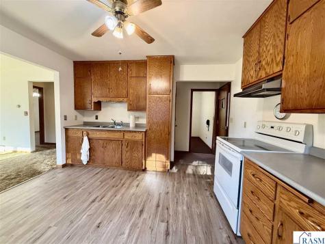 460 Park Avenue Le Center MN 56057