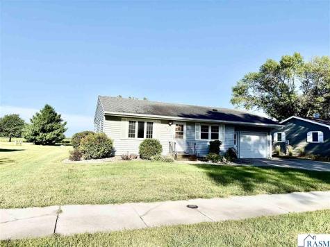 460 Park Avenue Le Center MN 56057