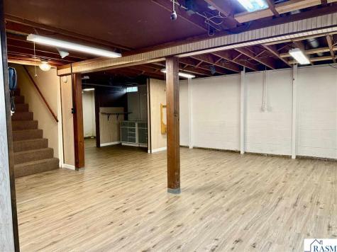 460 Park Avenue Le Center MN 56057