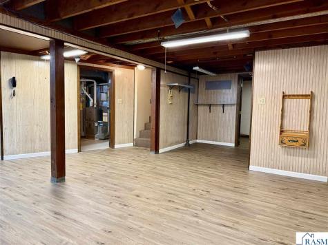 460 Park Avenue Le Center MN 56057