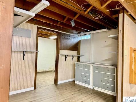 460 Park Avenue Le Center MN 56057