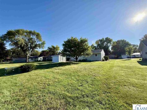 460 Park Avenue Le Center MN 56057