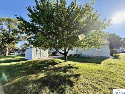 460 Park Avenue Le Center MN 56057