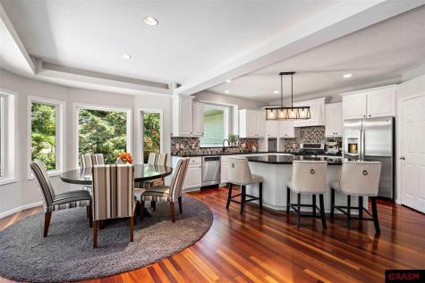 1416 E Pond Road Eagan MN 55122