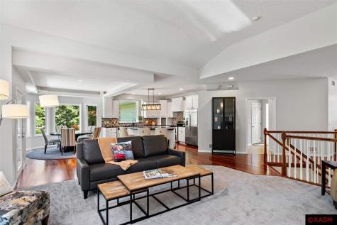 1416 E Pond Road Eagan MN 55122