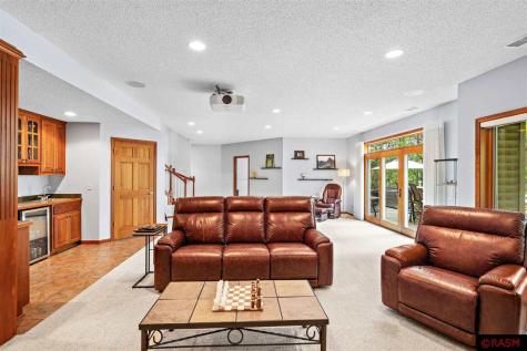 1416 E Pond Road Eagan MN 55122