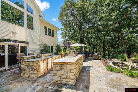 1416 E Pond Road Eagan MN 55122