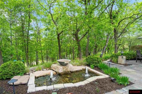 1416 E Pond Road Eagan MN 55122