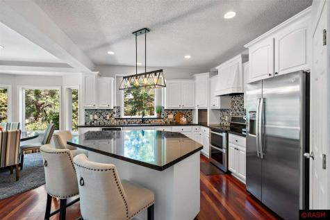 1416 E Pond Road Eagan MN 55122