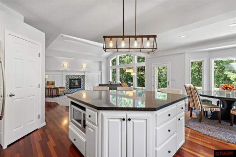 1416 E Pond Road Eagan MN 55122