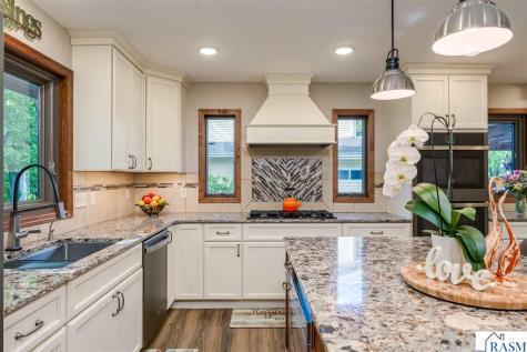 25 Crown Hill Lane Mankato MN 56001