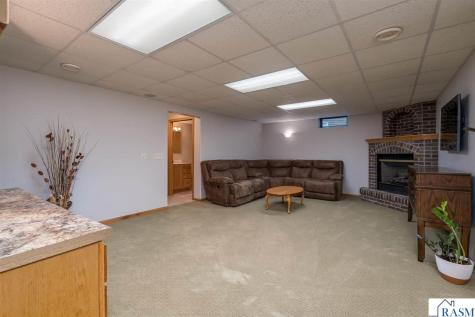 25 Crown Hill Lane Mankato MN 56001