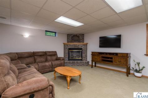 25 Crown Hill Lane Mankato MN 56001