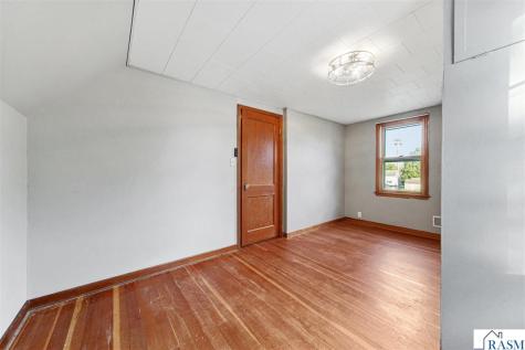 409 S 5th Street Le Sueur MN 56058