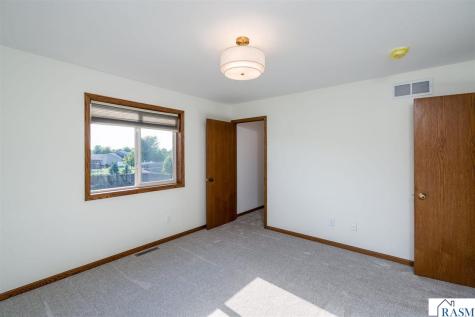 216 Wickfield Drive Mankato MN 56001