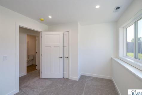 216 Wickfield Drive Mankato MN 56001