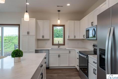 313 Falcon Run Eagle Lake MN 56025
