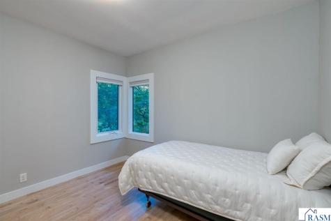 933 Thompson Ravine Road Mankato MN 56001