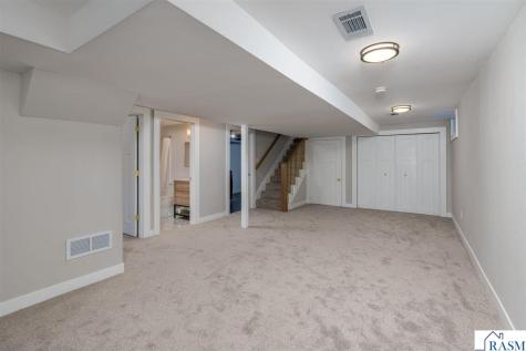 933 Thompson Ravine Road Mankato MN 56001