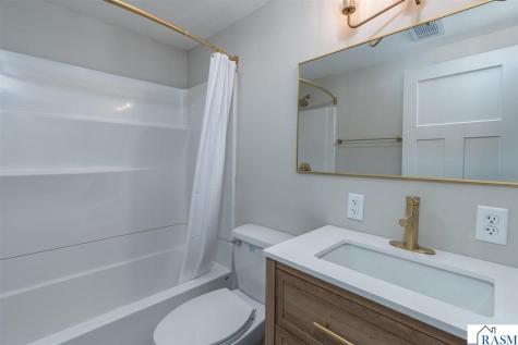 933 Thompson Ravine Road Mankato MN 56001