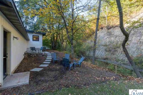 933 Thompson Ravine Road Mankato MN 56001