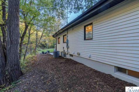 933 Thompson Ravine Road Mankato MN 56001