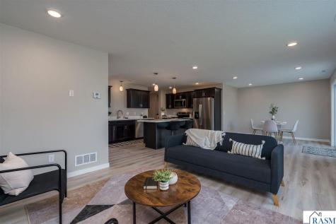 3121 Scotch Lane Mankato MN 56001