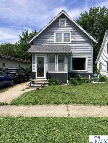 211 N Main Street Lake Crystal MN 56055