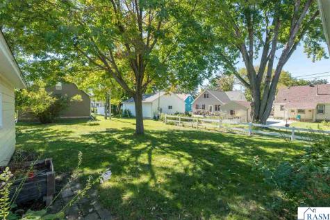 443 Harrison Avenue North Mankato MN 56003