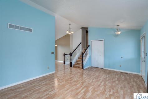 100 Uriah Court Mankato MN 56001