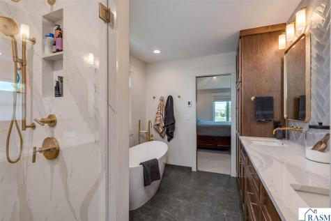 2290 Balsam Drive North Mankato MN 56003