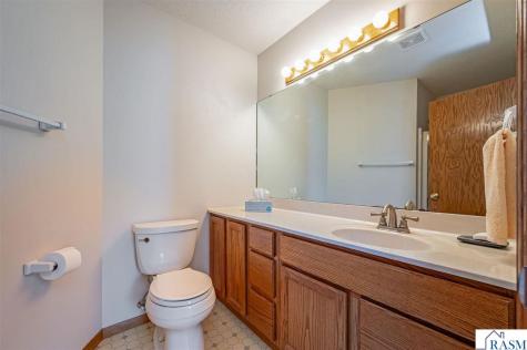 19 La Mar Court North Mankato MN 56003