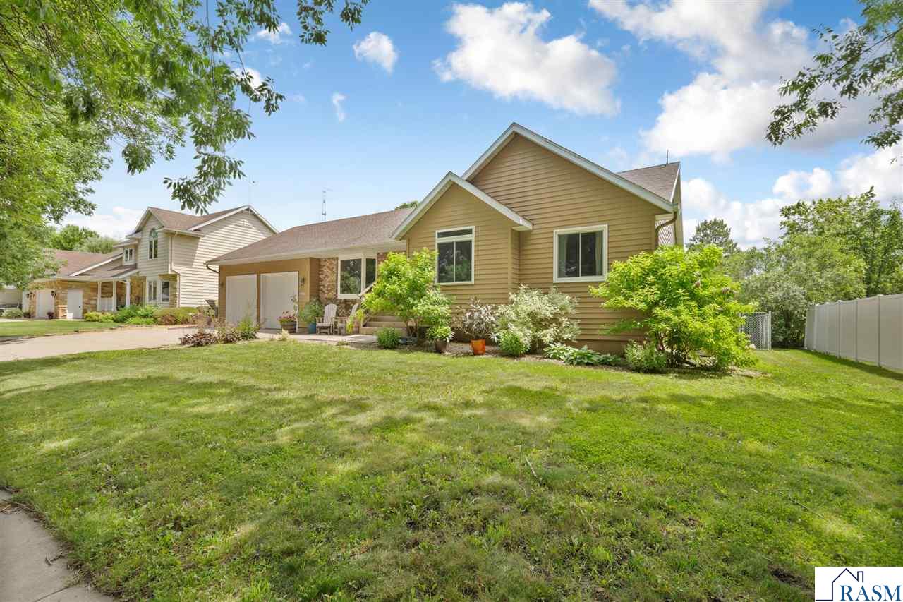 2306 Snowbird Lane North Mankato MN 56003