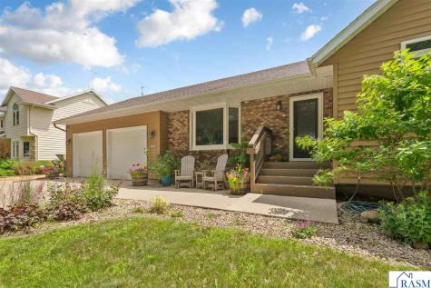 2306 Snowbird Lane North Mankato MN 56003