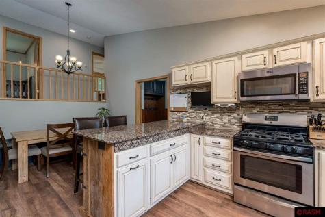 204 Stonehenge Drive Mankato MN 56001