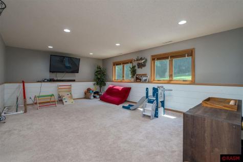 204 Stonehenge Drive Mankato MN 56001