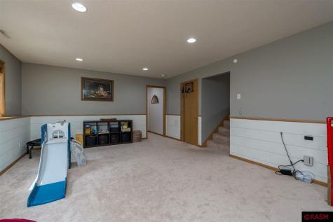 204 Stonehenge Drive Mankato MN 56001