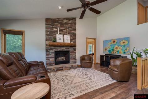 204 Stonehenge Drive Mankato MN 56001