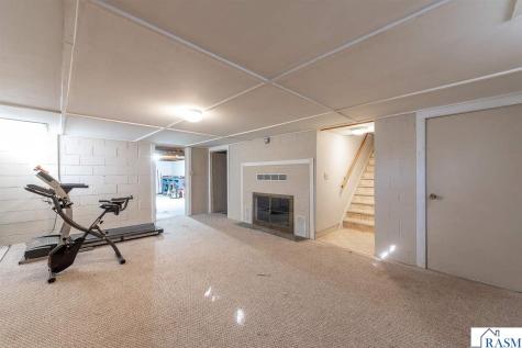 31 E Lake Avenue Minnesota Lake MN 56068